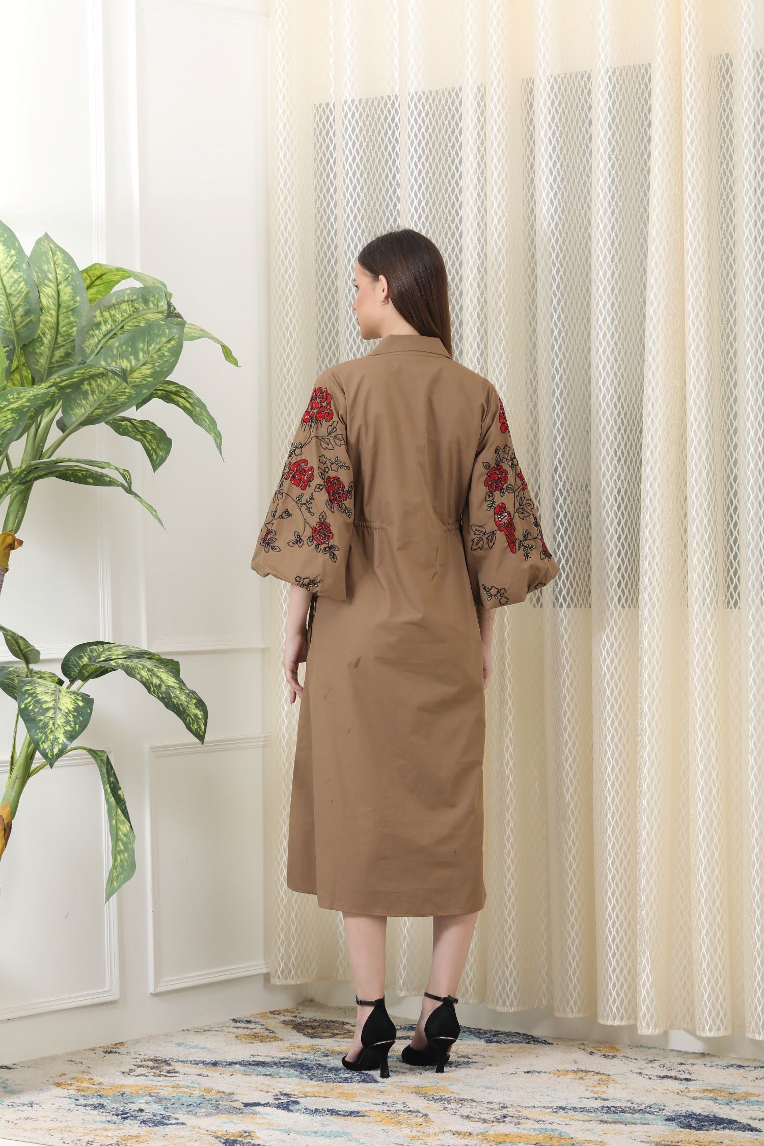 IRIS-BROWN BIRD